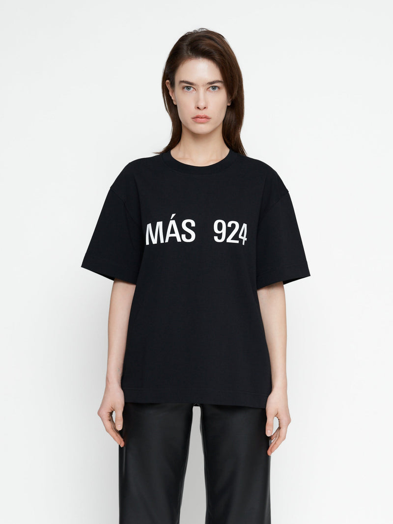 Juodi logo marškinėliai