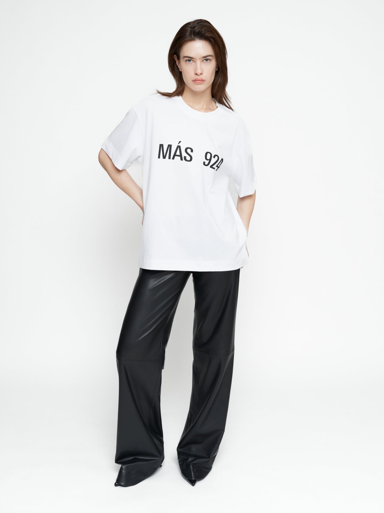 Balti logo marškinėliai