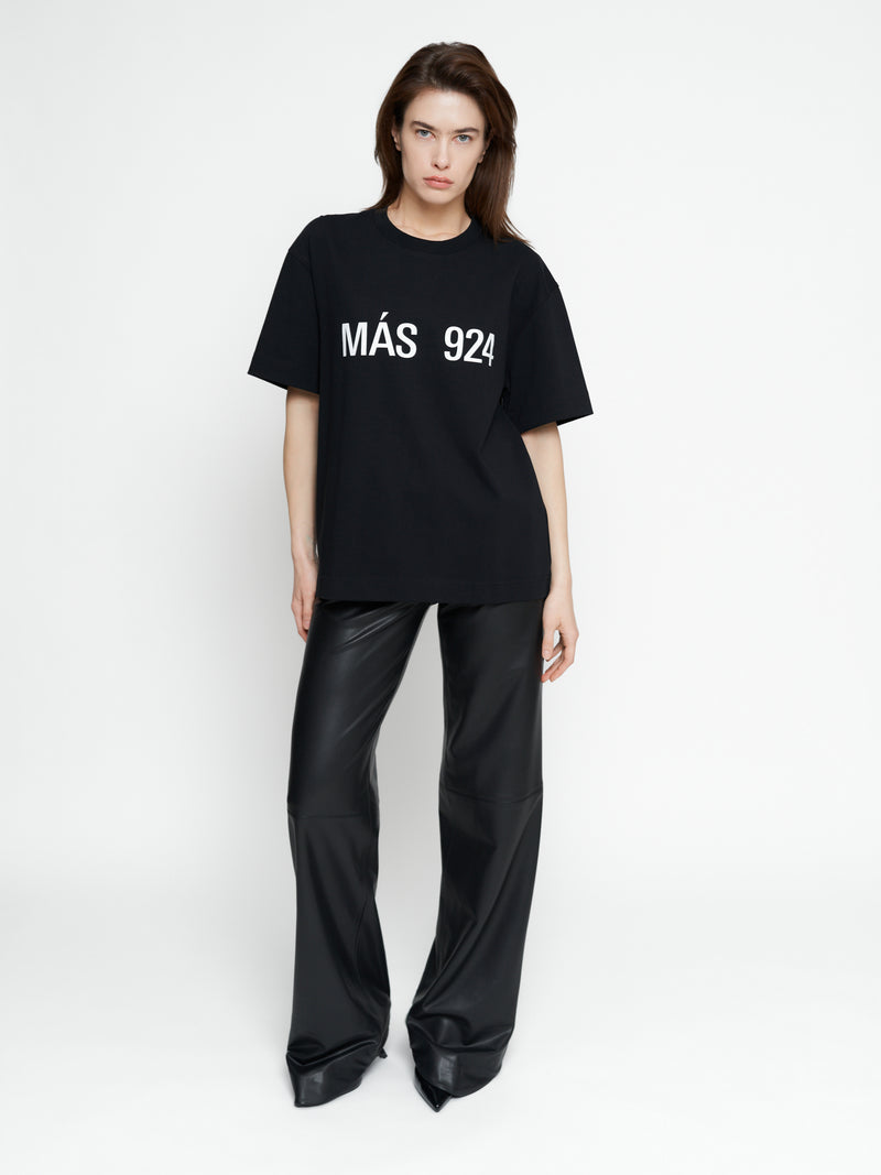 Juodi logo marškinėliai